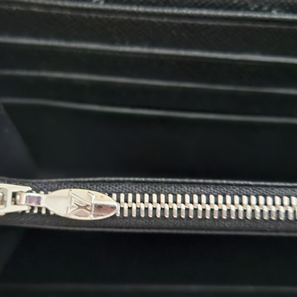 LOUIS VUITTON Epi Twist Wallet - Picture 7 of 11